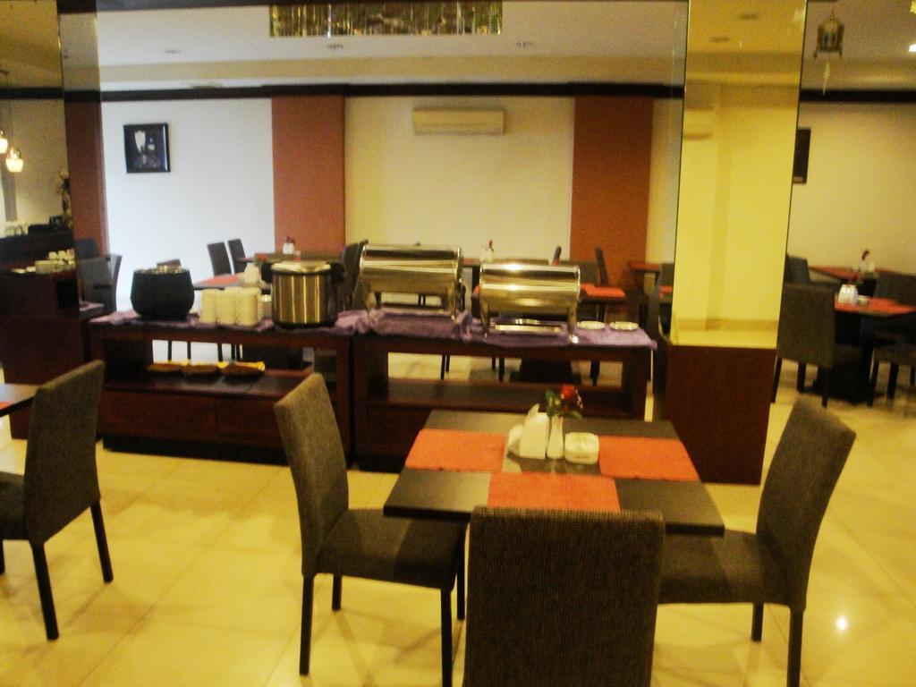 Imperial Hotel Kendari Zewnętrze zdjęcie