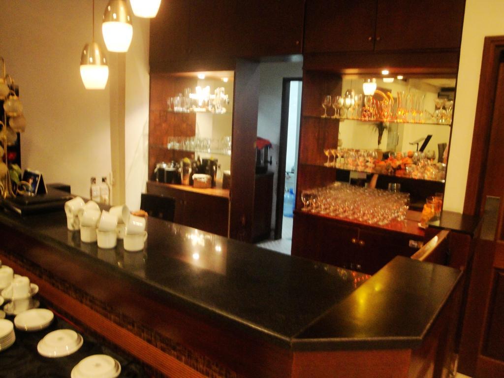 Imperial Hotel Kendari Zewnętrze zdjęcie