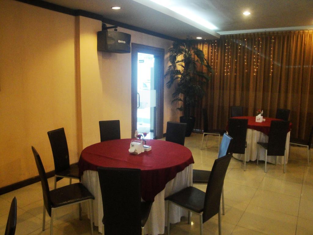 Imperial Hotel Kendari Zewnętrze zdjęcie
