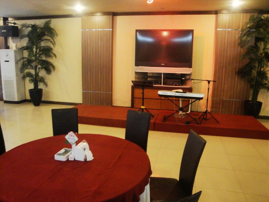 Imperial Hotel Kendari Zewnętrze zdjęcie