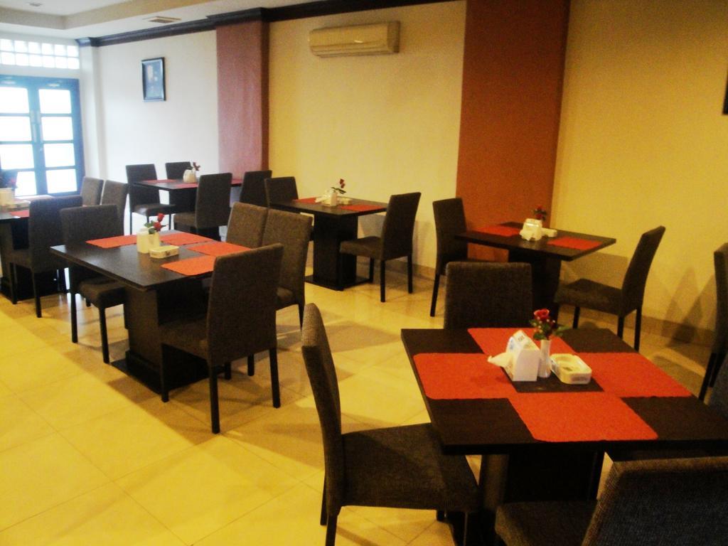 Imperial Hotel Kendari Zewnętrze zdjęcie