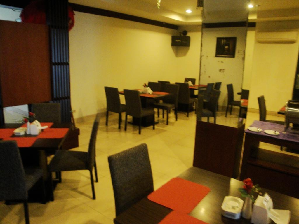 Imperial Hotel Kendari Zewnętrze zdjęcie