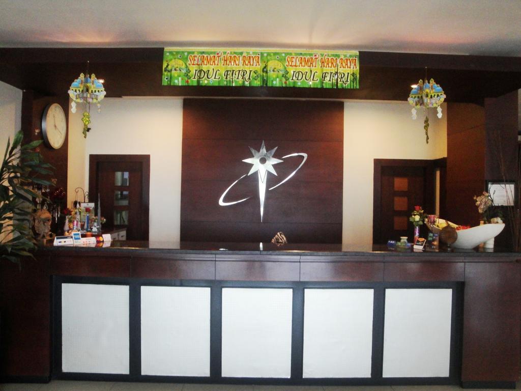 Imperial Hotel Kendari Zewnętrze zdjęcie