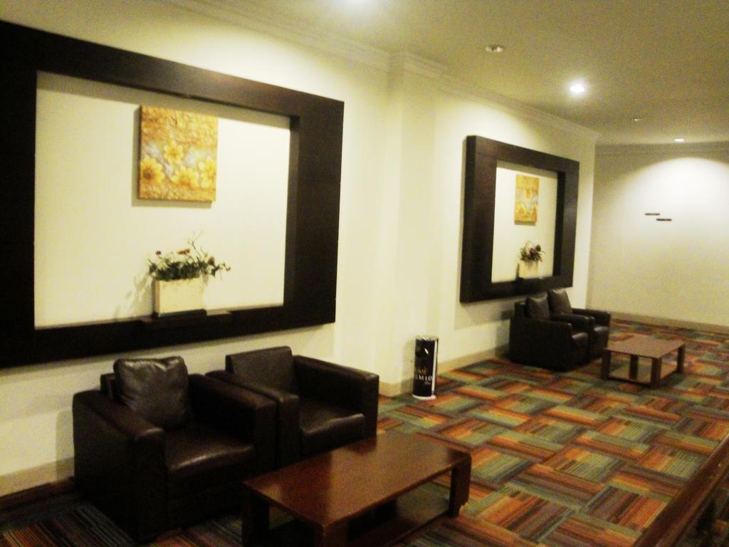 Imperial Hotel Kendari Zewnętrze zdjęcie