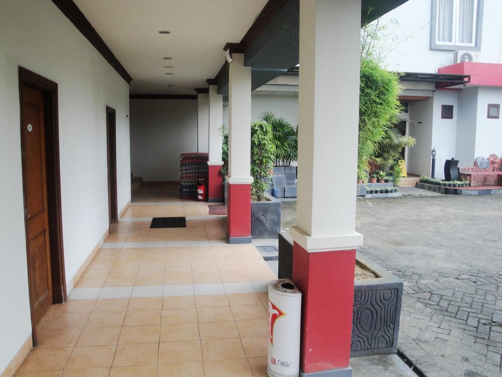 Imperial Hotel Kendari Zewnętrze zdjęcie