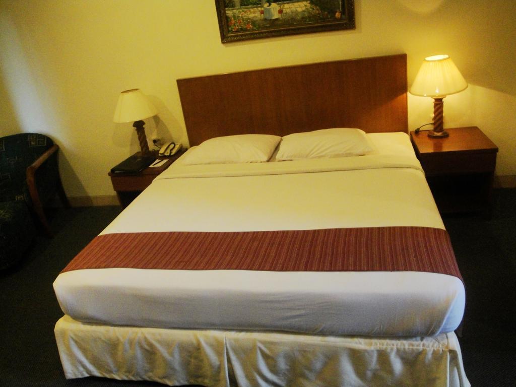 Imperial Hotel Kendari Pokój zdjęcie