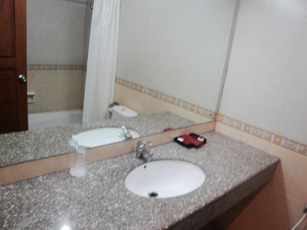 Imperial Hotel Kendari Pokój zdjęcie