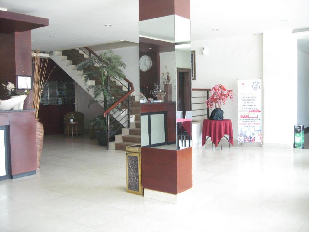 Imperial Hotel Kendari Zewnętrze zdjęcie