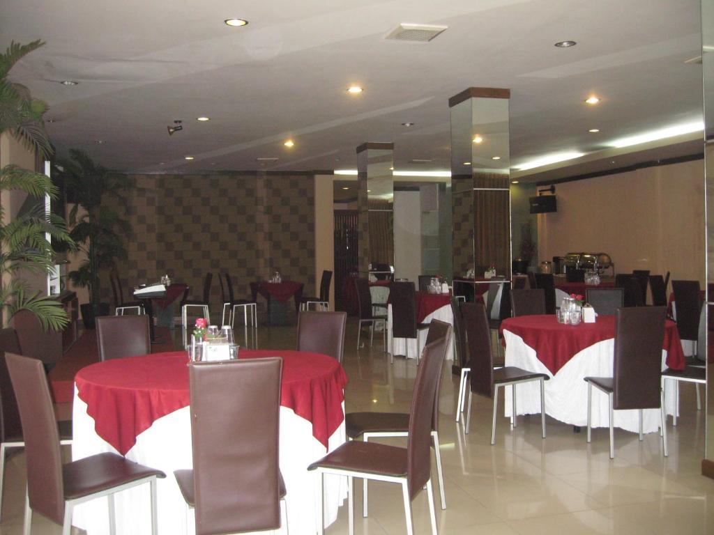 Imperial Hotel Kendari Zewnętrze zdjęcie