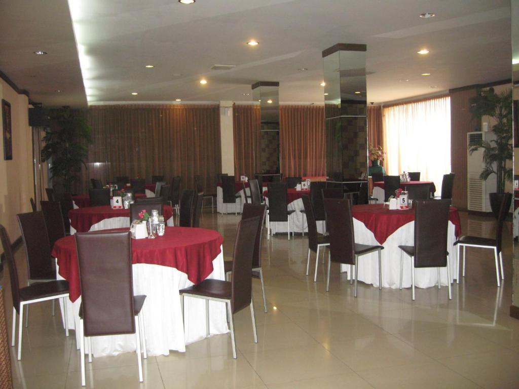 Imperial Hotel Kendari Zewnętrze zdjęcie